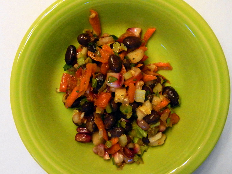 /2012/07/in-the-kitchen-monday/images/blackbeansalad.jpg