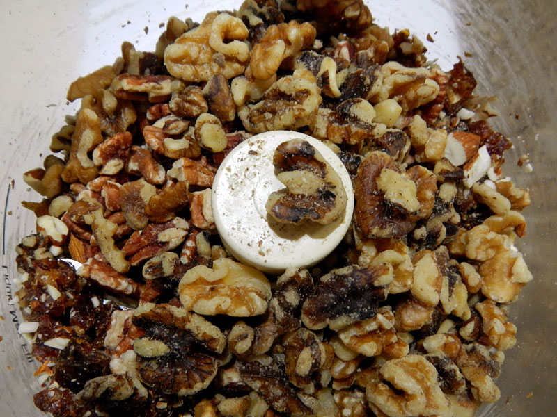 /2012/08/basic-nut-crust/images/nutcrustwalnuts.jpg