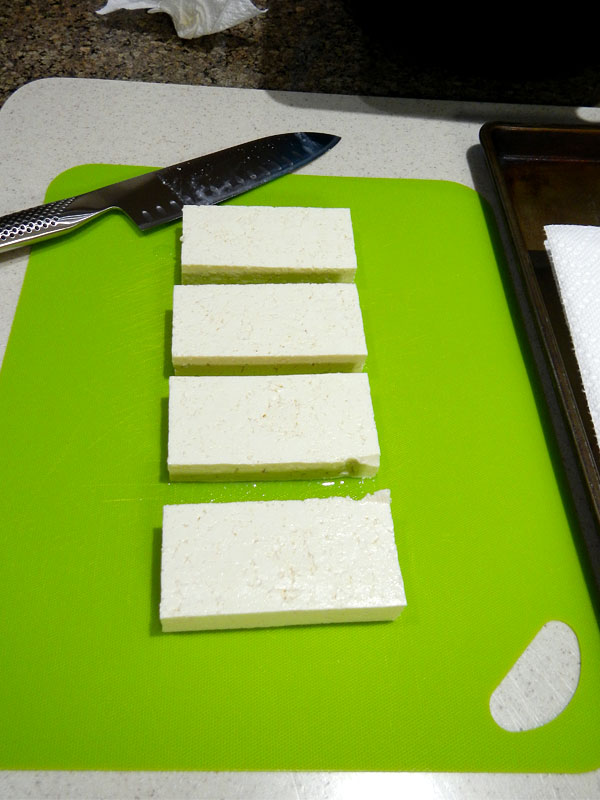 /2012/08/in-the-kitchen-tofu/images/presstofucut2.jpg