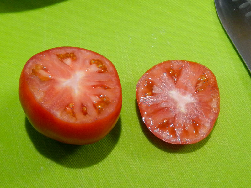 /2012/08/in-the-kitchen-tomatoes/images/tomatoesdrycut1.jpg