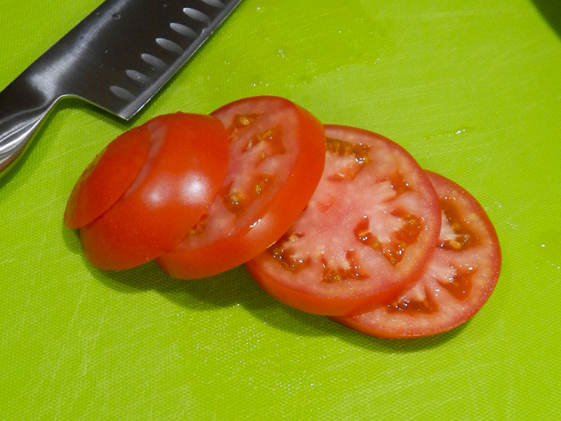 /2012/08/in-the-kitchen-tomatoes/images/tomatoesdrycut2.jpg