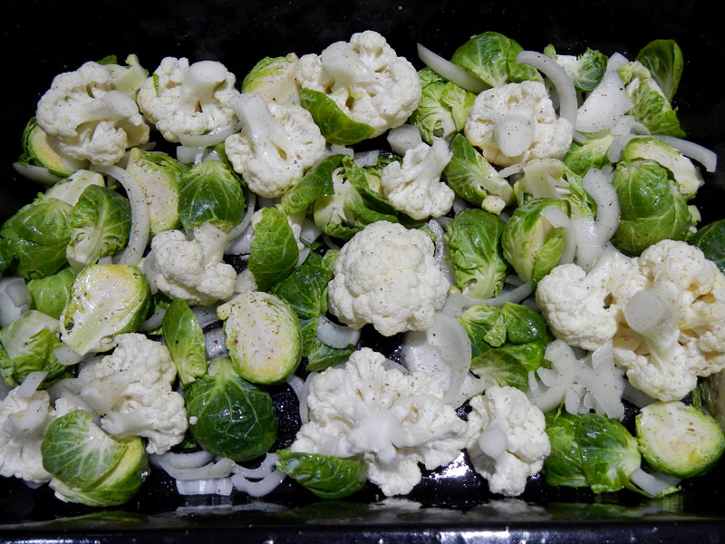 /2012/08/roasted-brussels-sprouts/images/brusselinpan.jpg