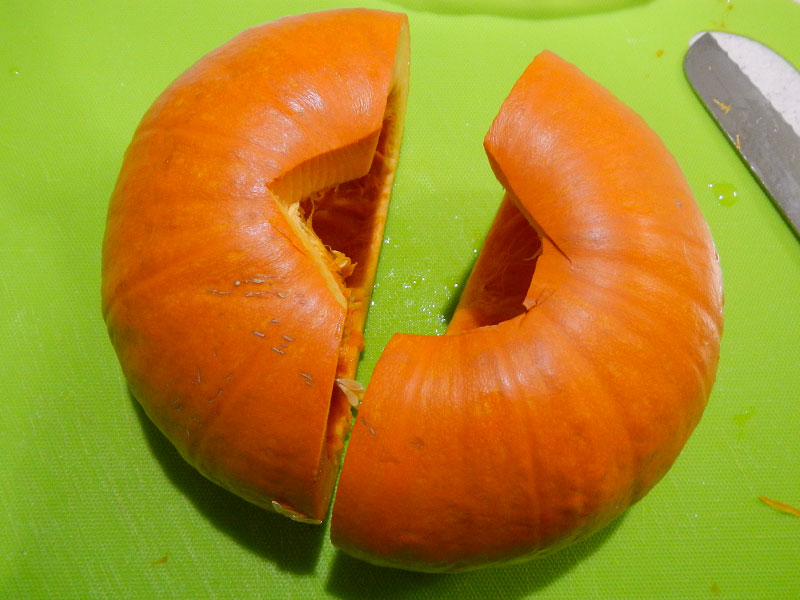 /2012/10/in-the-kitchen-cooking-pumpkin/images/pnkncookflrout.jpg