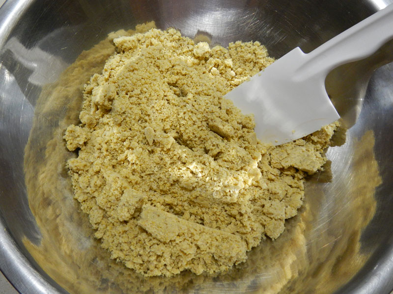 /2012/10/seeded-quinoa-and-millet-crackers/images/gfcracker1bowl1.jpg