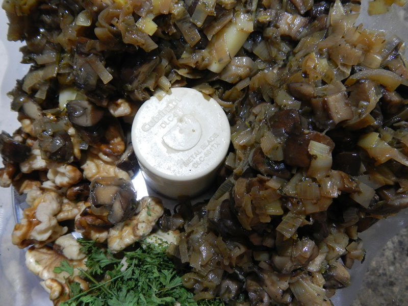 /2012/11/walnut-mushroom-pate/images/wmpateinprocess.jpg